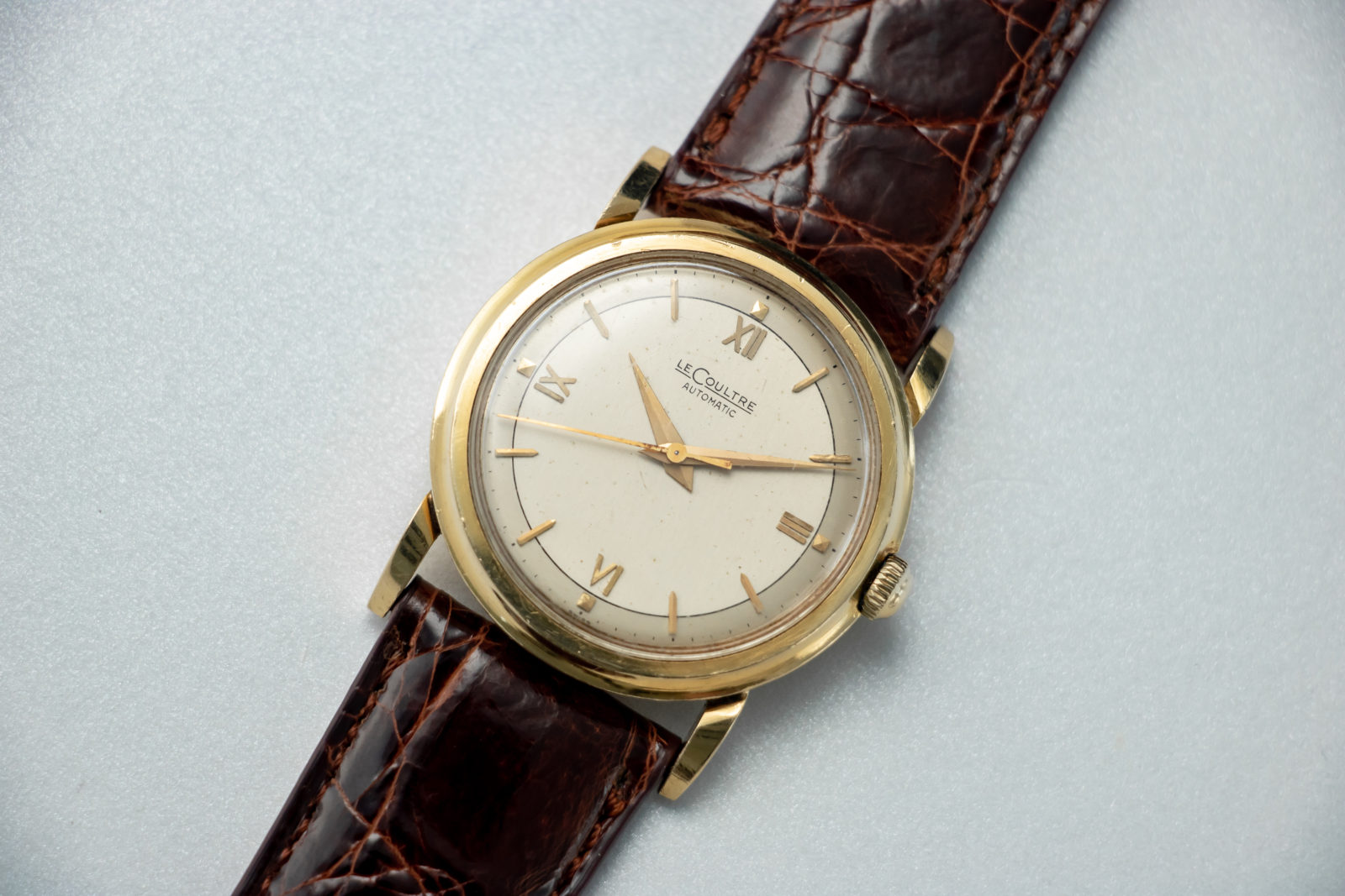 1950'S LECOULTRE BUMPER AUTO DRESS WATCH, 34.5MM, 18KT YG